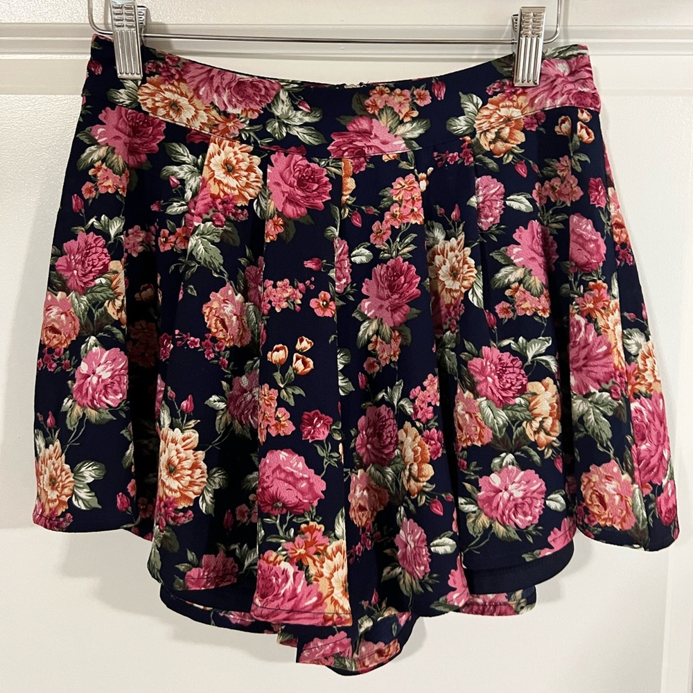 Pink Owl Apparel Size Small Floral Shorts - BUNDLE DEAL AVAILABLE